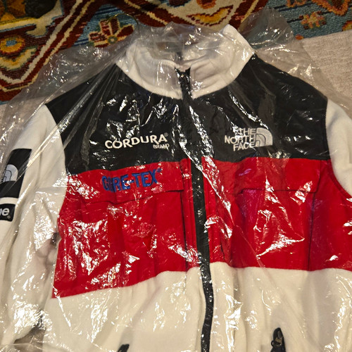 The north face supreme - the,